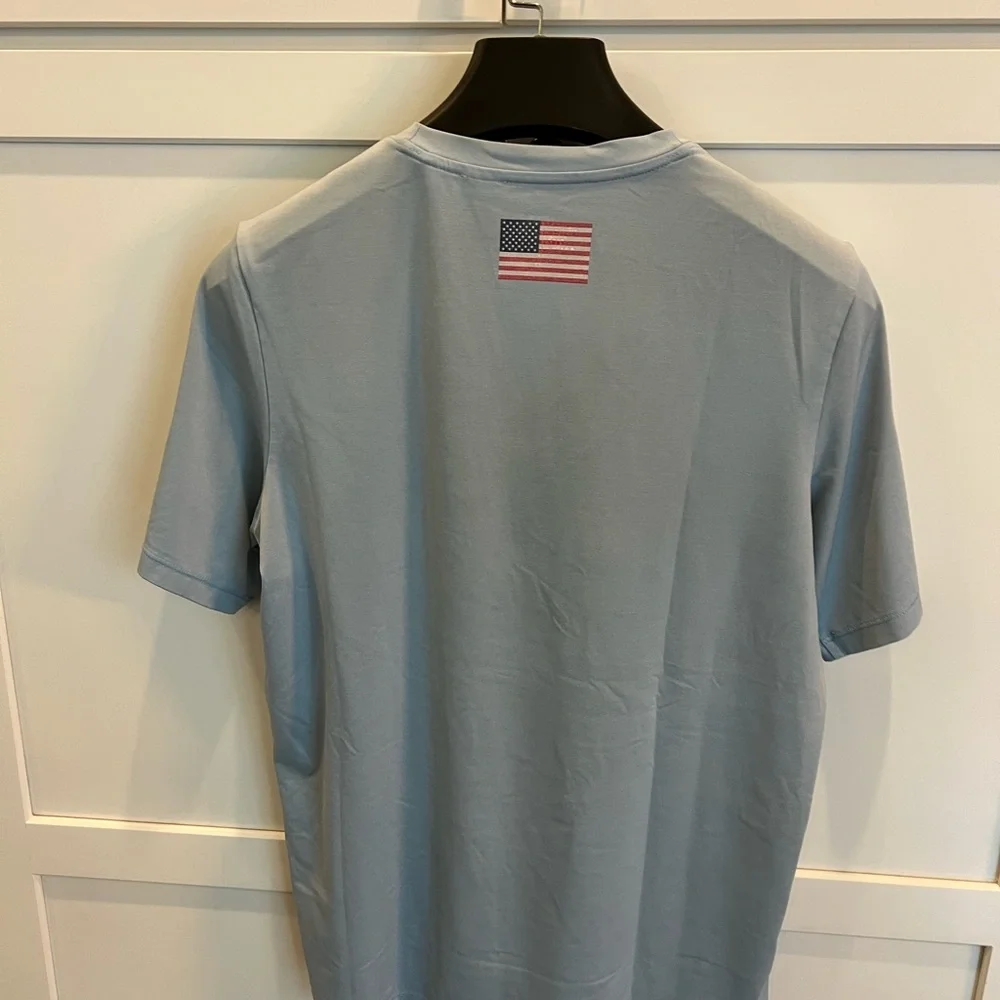 Vineyard Vines Hockey Sky Blue Performance Short Sleeve Tee Boys Large - Picture 4 of 5